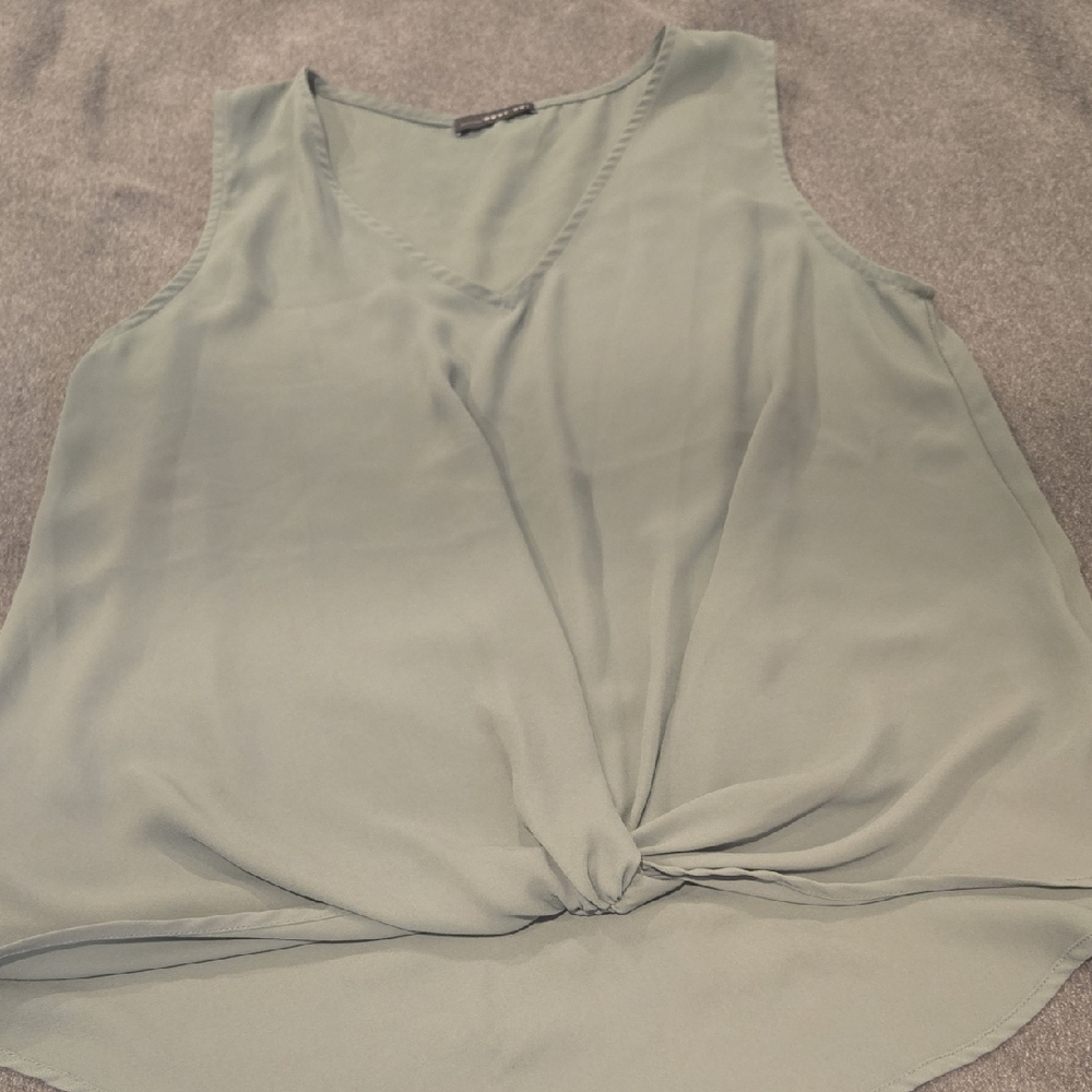 West Kei Light Green Sleeveless Blouse
